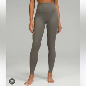 Lululemon Wonder Under Luxstreme Size 6 Grey Sage Color